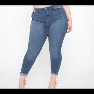 BUTTLIFTER JEANS